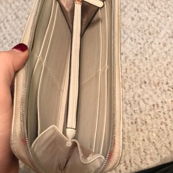 Michael Kors White wallet - Picture 2 of 4